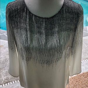 🎉2/$15🎉Women’s Rose and Olive 3/4 Sleeved Top